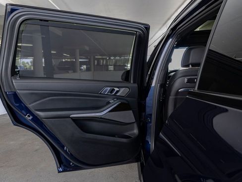 Used 2023 BMW X7 xDrive40i w/ M Sport Package AWD/4WD image 21
