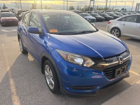 Used 2018 Honda HR-V LX image 1