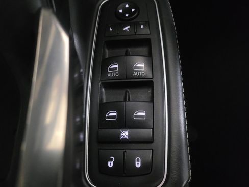 Used 2019 RAM 1500 Limited image 27