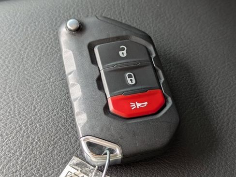 New 2025 Jeep Gladiator Sport image 30