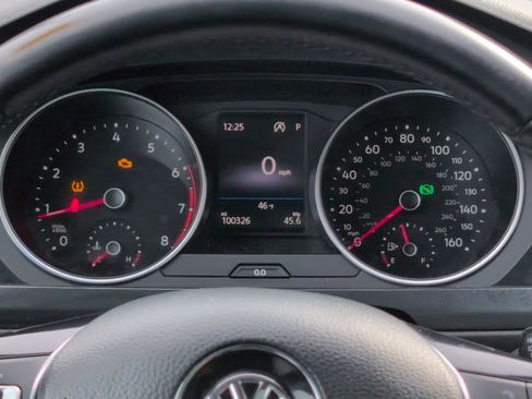 Used 2018 Volkswagen Tiguan SE AWD/4WD image 21