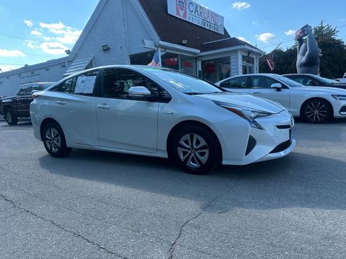 Used 2016 Toyota Prius Three Touring image 13