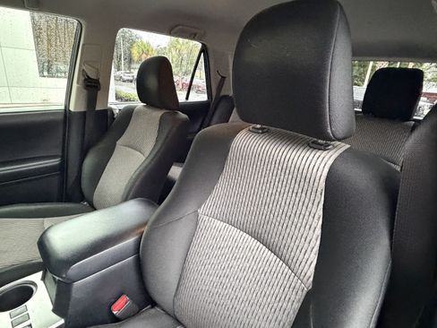 Used 2019 Toyota 4Runner SR5 AWD/4WD image 18