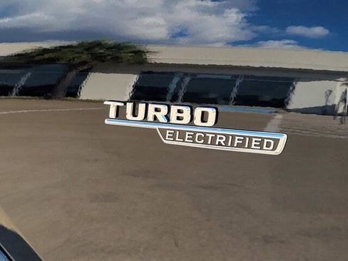 Used 2025 Mercedes-Benz GLC 43 AMG 4MATIC image 10