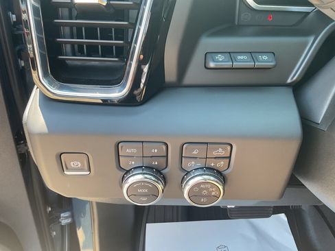 Used 2025 GMC Sierra 1500 Denali w/ Technology Package AWD/4WD image 26