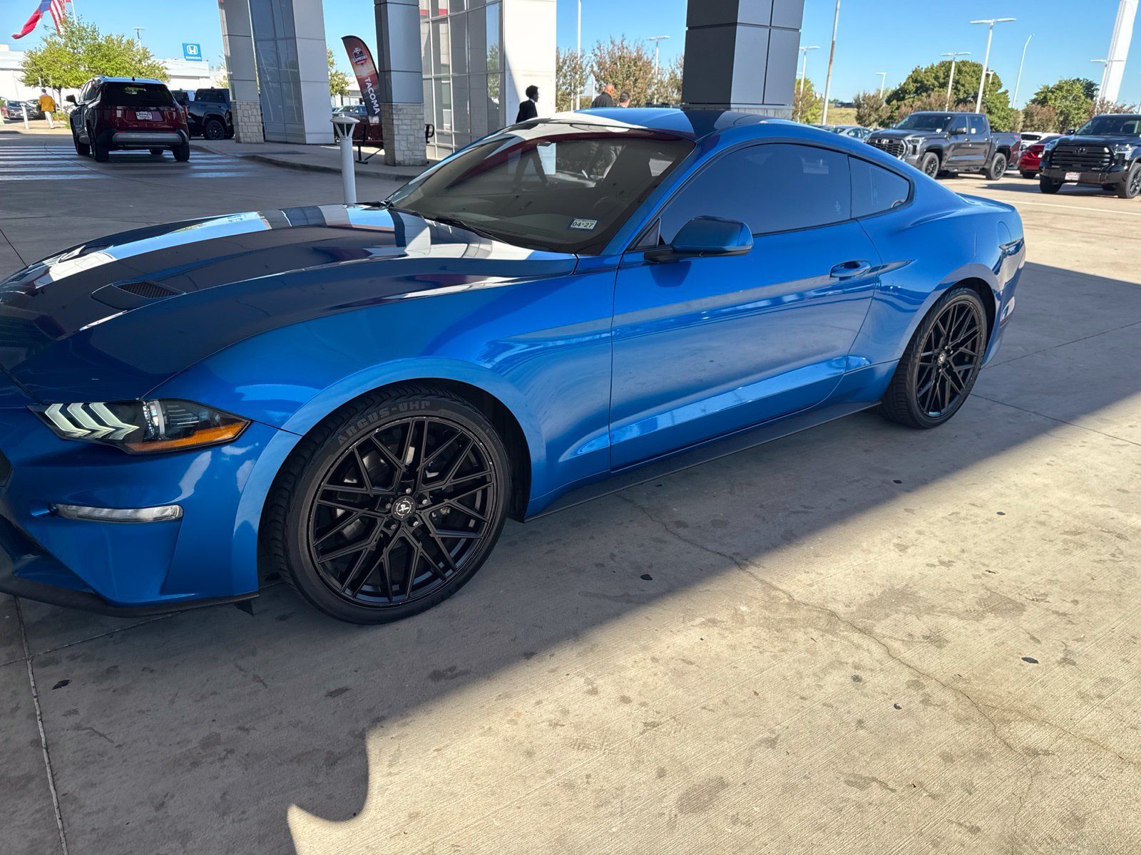 Used 2019 Ford Mustang Coupe RWD image 1
