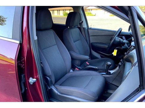 Used 2017 Chevrolet Trax LT image 7