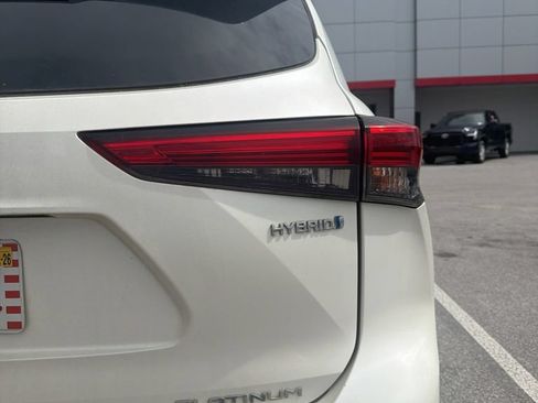 Used 2021 Toyota Highlander Platinum FWD image 14