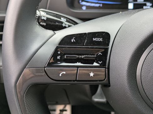 Used 2025 Hyundai Elantra Sport image 22