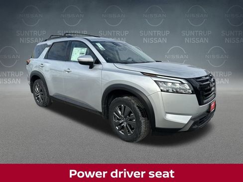 New 2025 Nissan Pathfinder SV w/ Black Appearance Package image 12