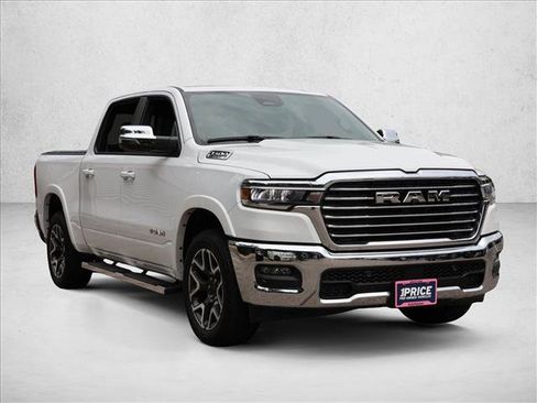 Used 2025 RAM 1500 Laramie AWD/4WD image 3
