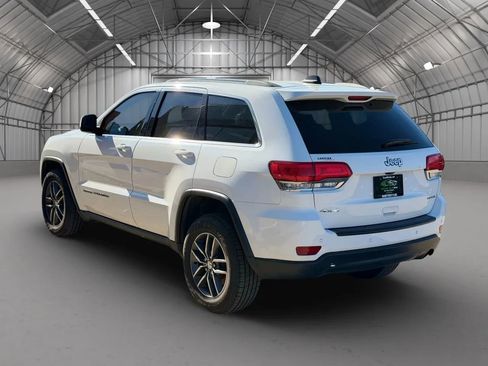 Used 2018 Jeep Grand Cherokee Laredo image 5