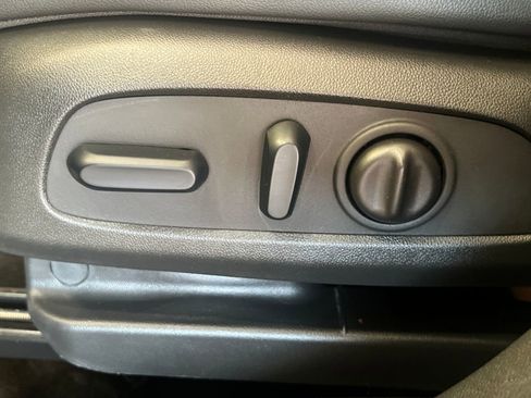 Used 2023 Chevrolet TrailBlazer ACTIV w/ Sun and Liftgate Package AWD/4WD image 32