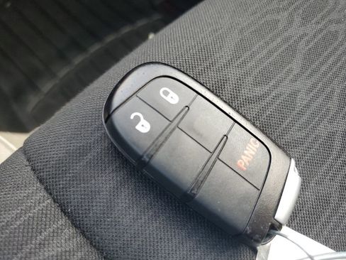 Used 2022 Dodge Durango SXT RWD image 9