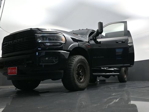 Used 2022 RAM 3500 Laramie w/ Night Edition image 29