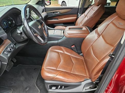 Used 2018 Cadillac Escalade Premium Luxury w/ LPO, Radiant Package AWD/4WD image 7
