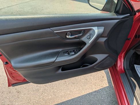 Used 2015 Nissan Altima 2.5 S w/ Power Driver Seat Package FWD image 32