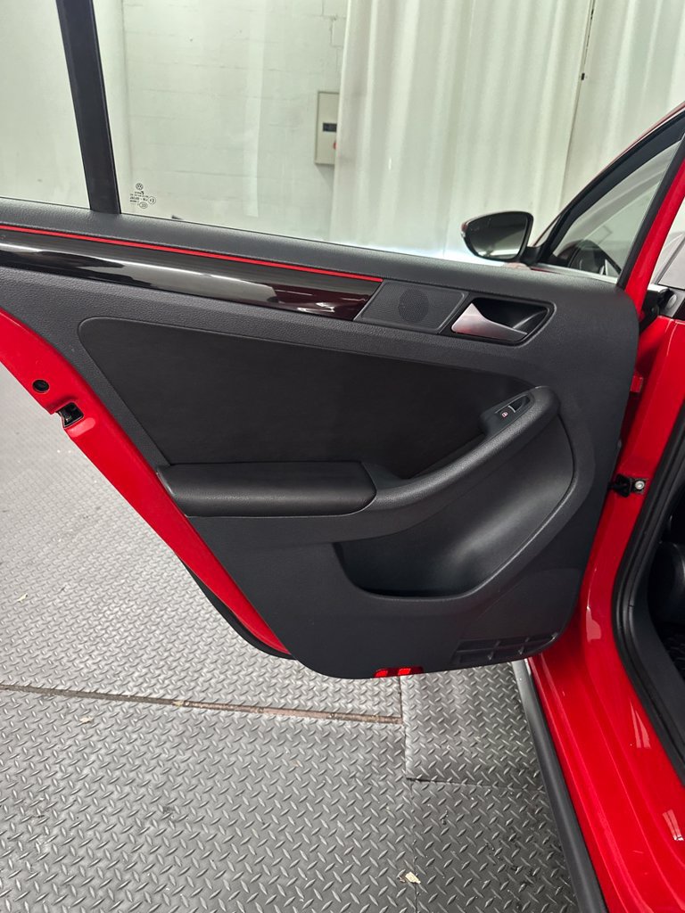 Used 2016 Volkswagen Jetta GLI SEL FWD image 21