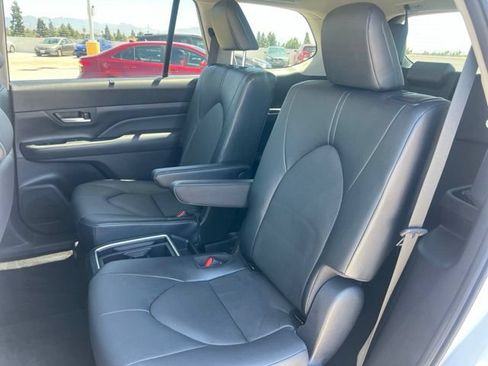 Certified 2026 Toyota Grand Highlander AWD Hybrid image 17