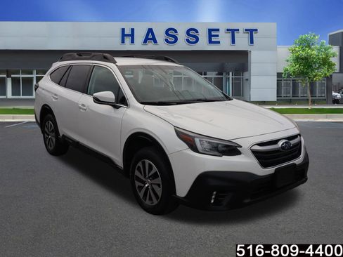 Used 2021 Subaru Outback Premium image 1