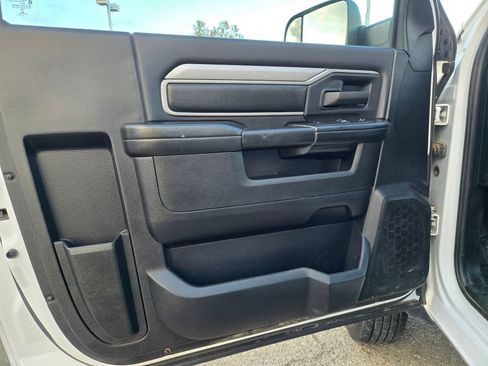 Used 2022 RAM 5500 Tradesman image 15