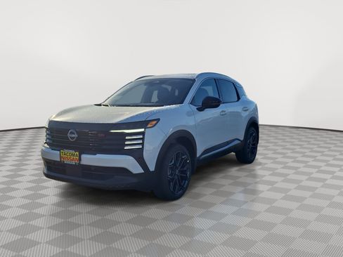 New 2026 Nissan Kicks SR w/ SR Premium Package image 4