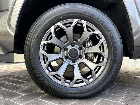 Used 2024 Toyota Tundra Limited image 9