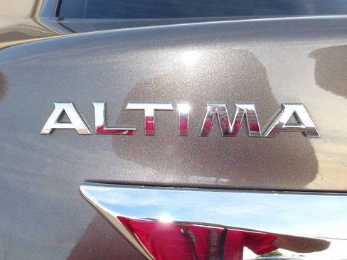 Used 2014 Nissan Altima 2.5 SL w/ Moonroof Package FWD image 37