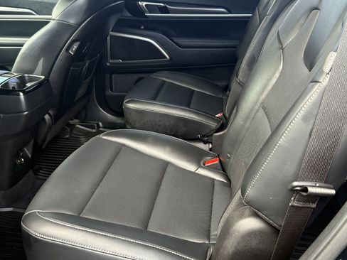 Used 2025 Kia Telluride S image 24