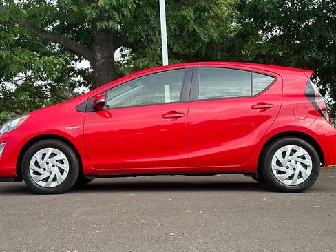 Used 2016 Toyota Prius C Two FWD image 5