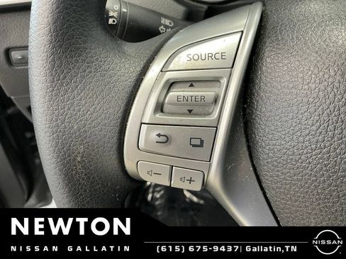 Used 2016 Nissan Rogue S w/ Appearance Package FWD image 23