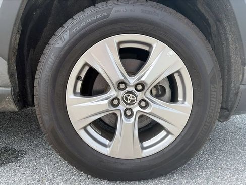 Used 2022 Toyota RAV4 XLE AWD/4WD image 26