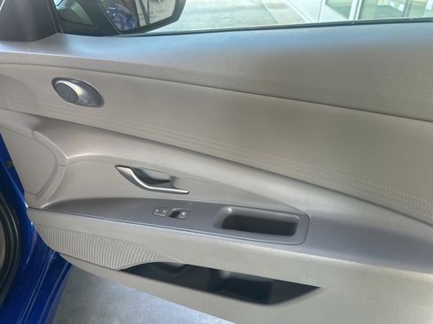 Certified 2025 Hyundai Elantra SE image 26