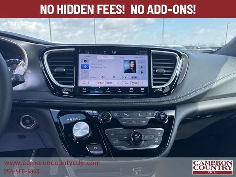 New 2026 Chrysler Pacifica Select w/ S Appearance Package FWD image 13