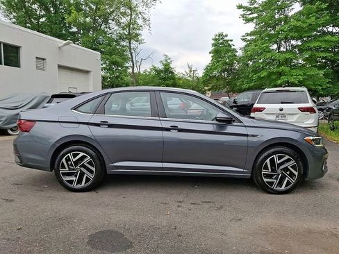 Certified 2022 Volkswagen Jetta SEL FWD image 12