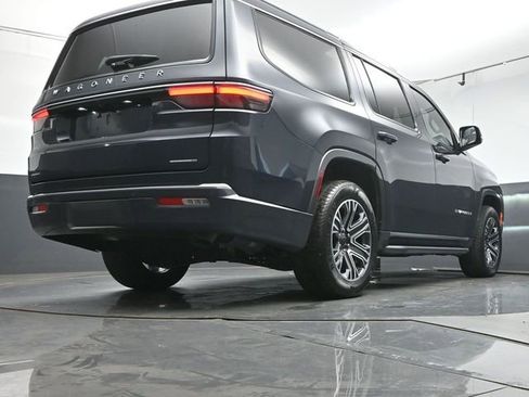 Used 2022 Jeep Wagoneer Series III w/ Flexible Seating Group AWD/4WD image 38