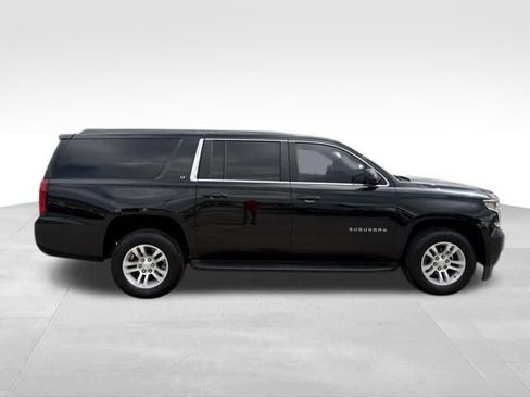 Used 2018 Chevrolet Suburban LT RWD image 9