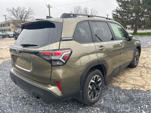 Used 2025 Subaru Forester Premium w/ Convenience Package #1 image 3