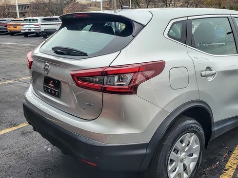 Used 2020 Nissan Rogue Sport S image 6