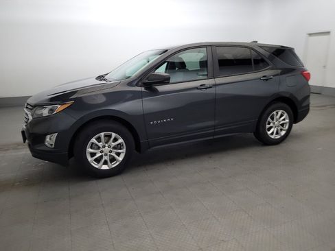 Used 2020 Chevrolet Equinox LS w/ LPO, Cargo Package FWD image 2