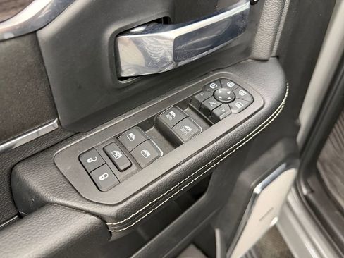 Used 2026 RAM 3500 Laramie AWD/4WD image 11