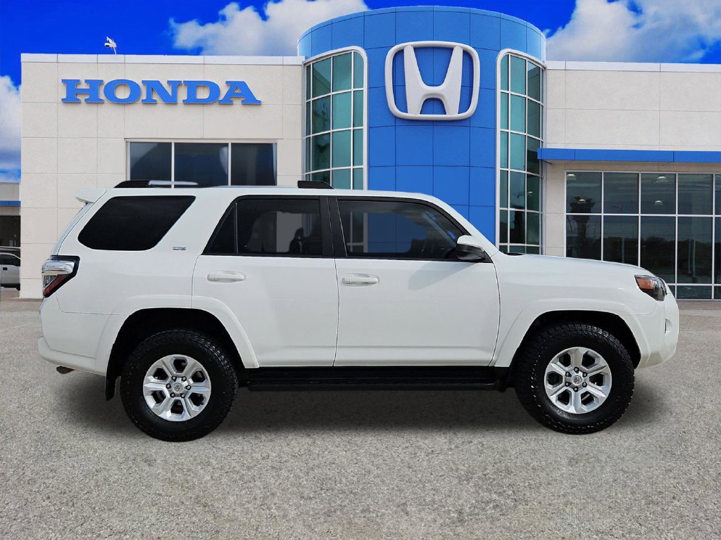 Used 2021 Toyota 4Runner SR5 AWD/4WD image 2