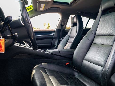 Used 2013 Porsche Panamera 4 w/ Premium Pkg image 30