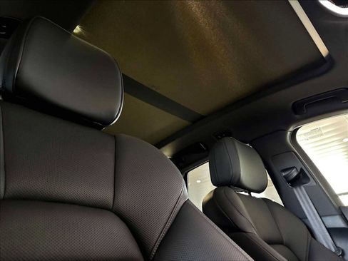 New 2026 Porsche Macan AWD/4WD image 23