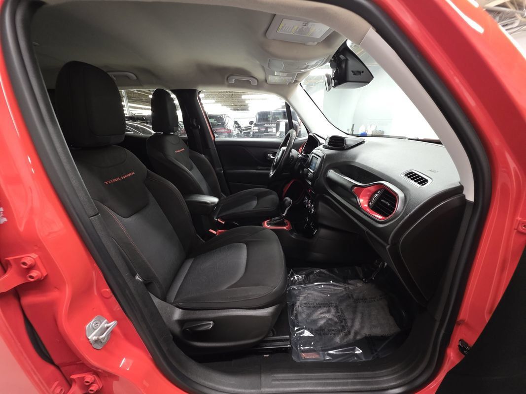 Used 2016 Jeep Renegade Trailhawk AWD/4WD image 22