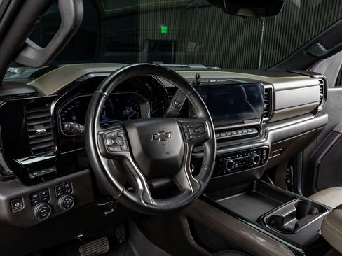 Used 2024 Chevrolet Silverado 2500 ZR2 w/ Technology Package image 17