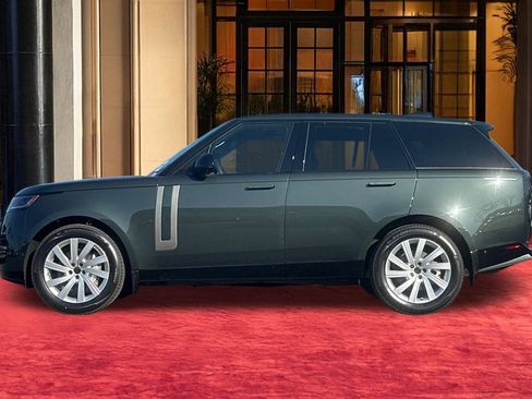 New 2026 Land Rover Range Rover SE image 3