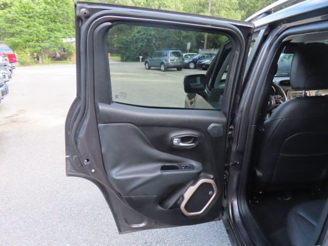 Used 2017 Jeep Renegade Limited AWD/4WD image 11