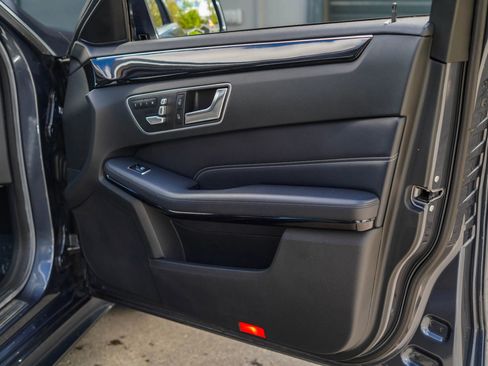 Used 2015 Mercedes-Benz E 250 BlueTEC 4MATIC Sedan image 24