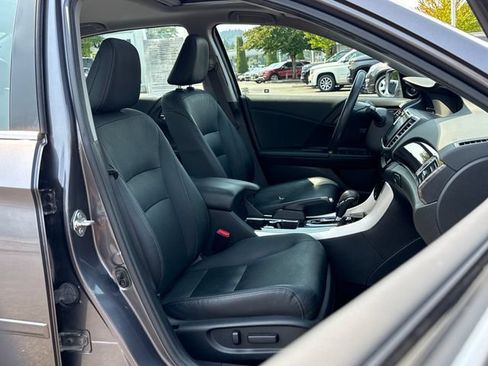 Used 2017 Honda Accord EX-L image 25
